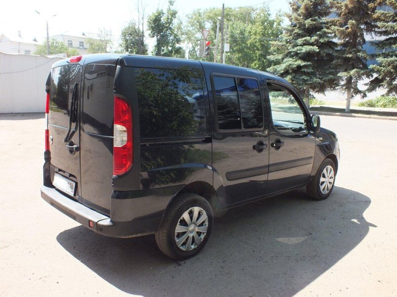 Фиат Добло черный