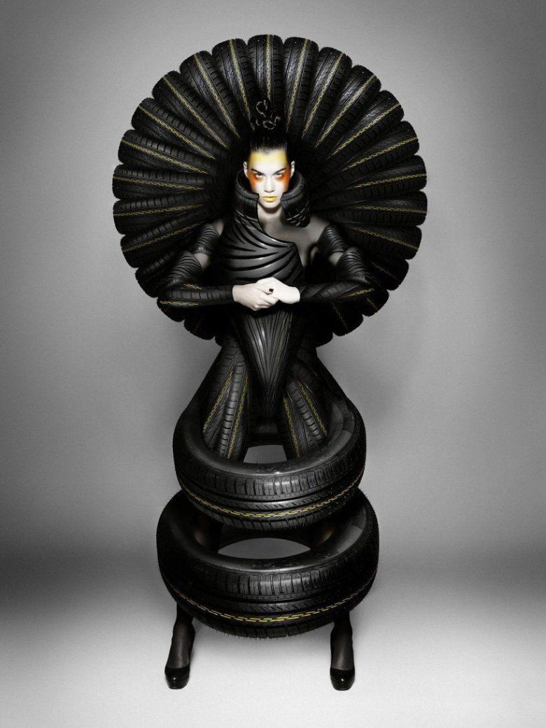 Платье из покрышек