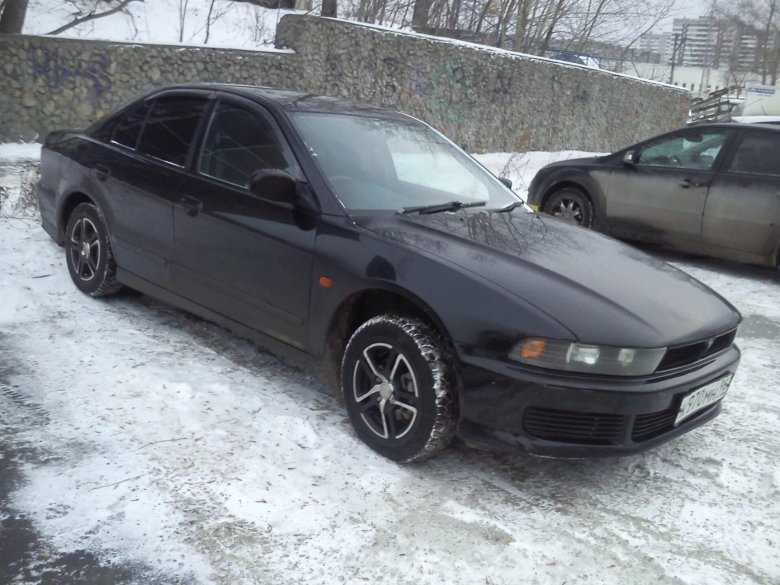 Митсубиси Галант 2001 года