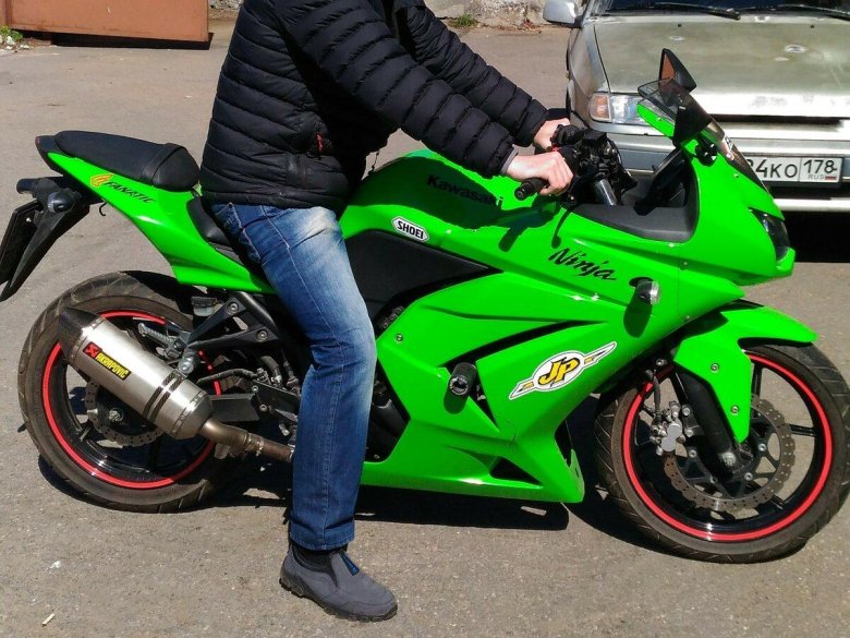 Kawasaki Ninja 250r зеленый