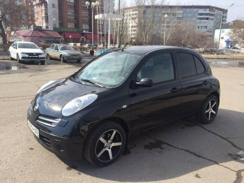 Ниссан Микра черная