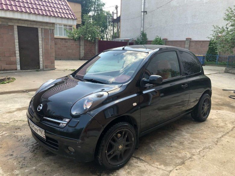 Ниссан Микра черная 2008