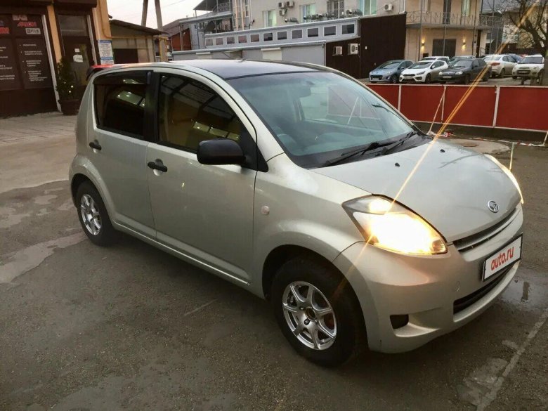 Машина Daihatsu Boon