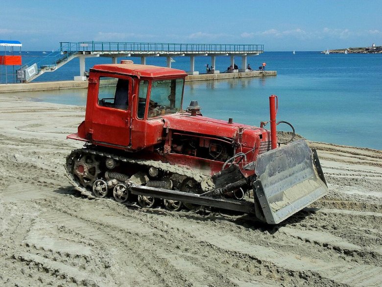 ДТ-75 трактор