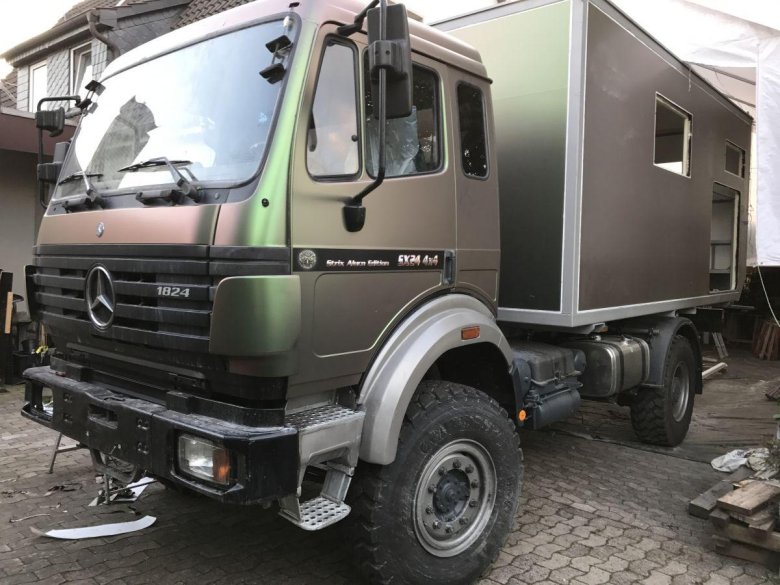 Мерседес 1824