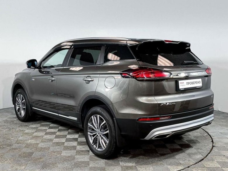 Geely atlas pro серый