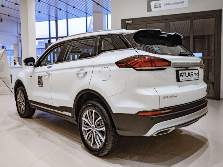 Кроссовер Geely Atlas 2021