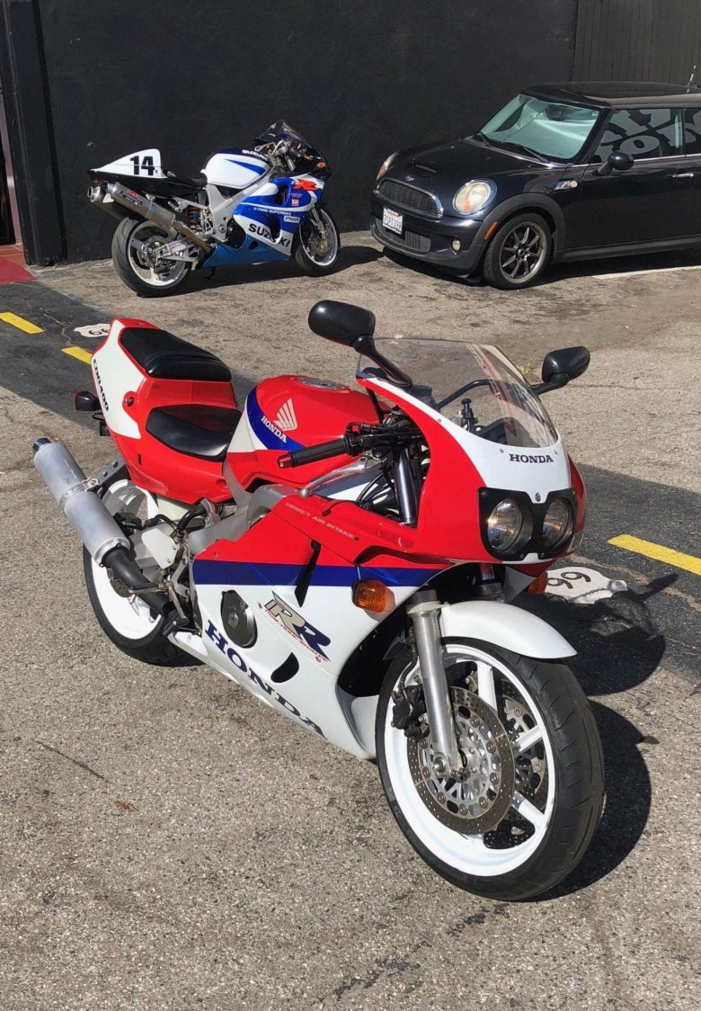 Honda cbr 400