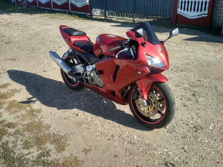 Хонда СБР 400