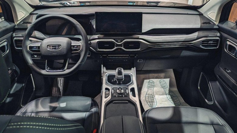 Geely Okavango салон