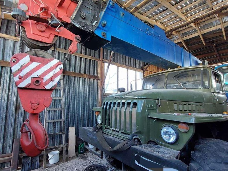 Автокран урал