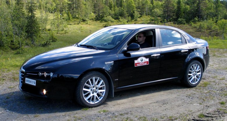 Alfa Romeo 159 черная
