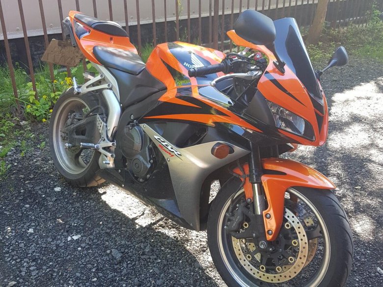 Honda CBR 600 RR 2008 оранжевый
