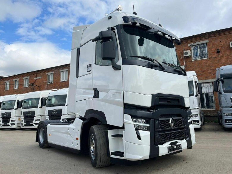 Рено тягач 2023