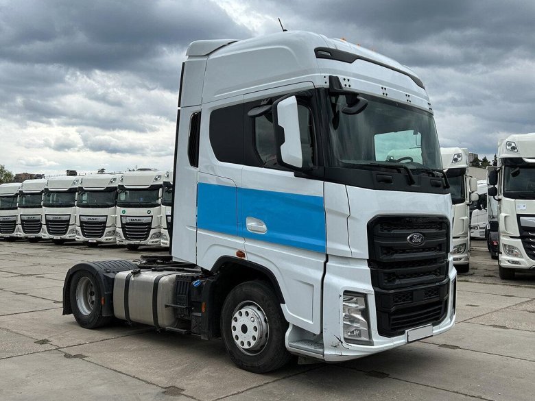 Седельный тягач