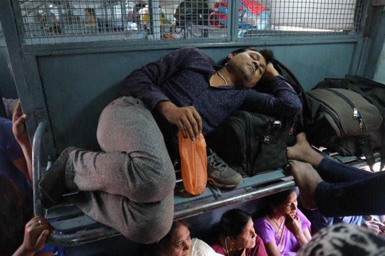 Индийский поезд