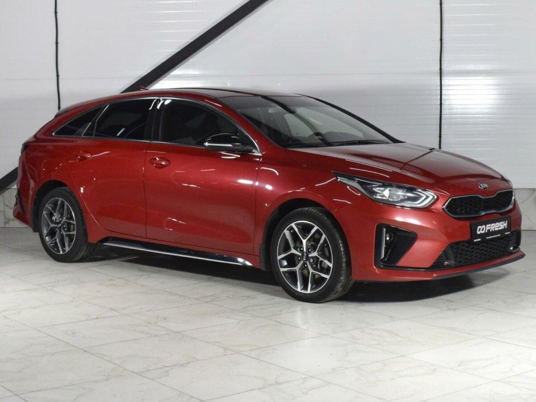 Киа Серато красная
