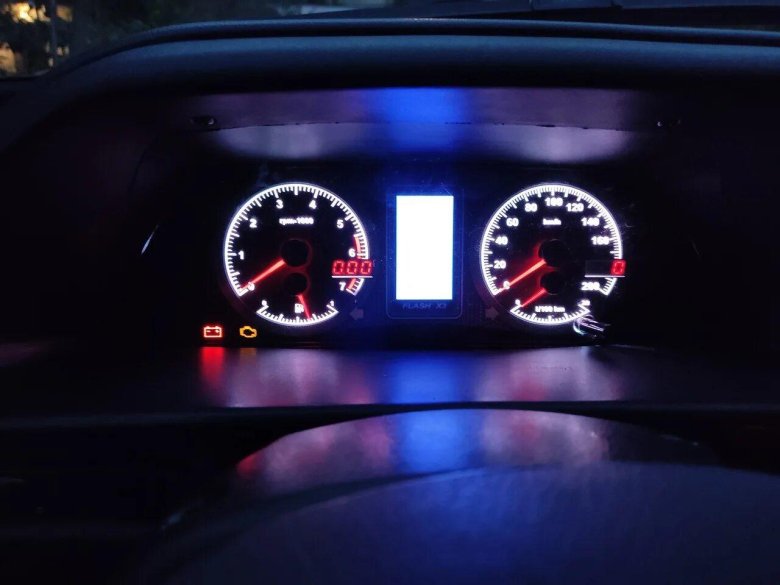 Приборная панель ВАЗ 2114 флеш 1