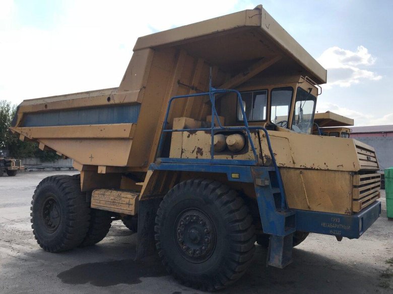 БЕЛАЗ 7540 кабина