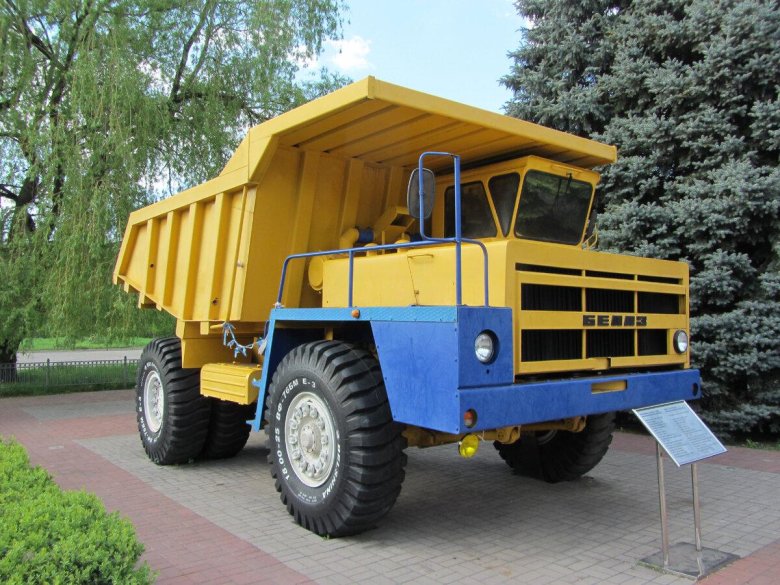 Карьерный самосвал БЕЛАЗ-7540в