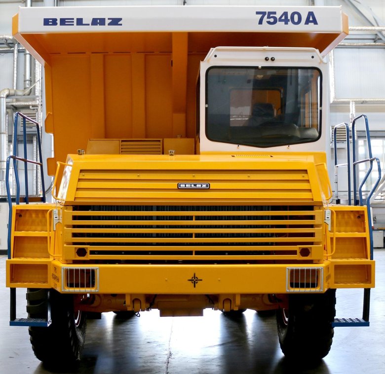 Самосвал БЕЛАЗ 7540