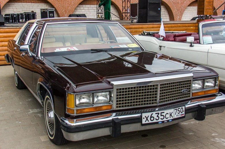Ford Ltd Crown Victoria