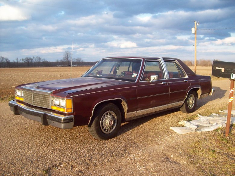 Ford Ltd Crown Victoria 1981