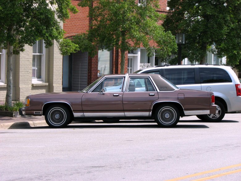 Ford Ltd 1988
