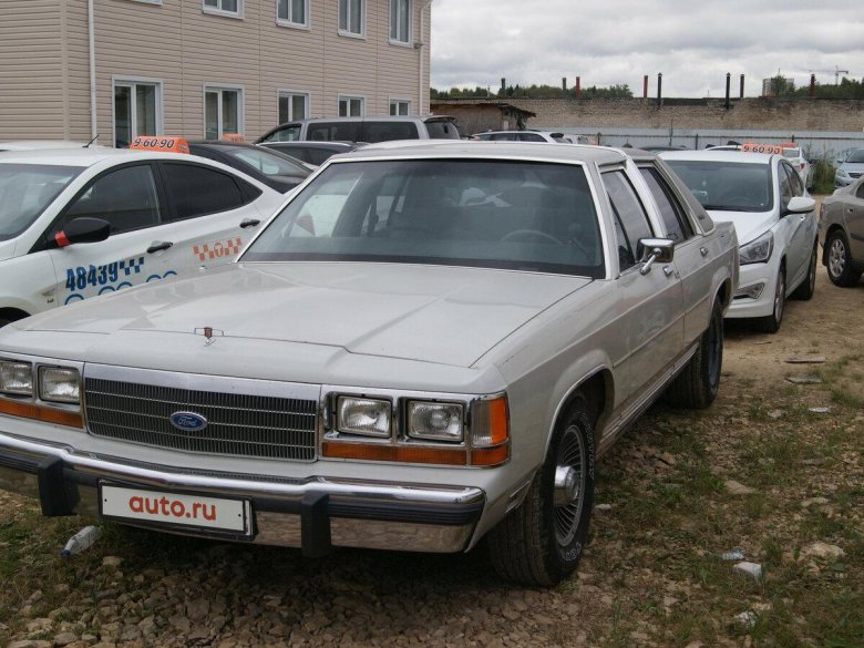 Ford Ltd Crown Victoria 1983