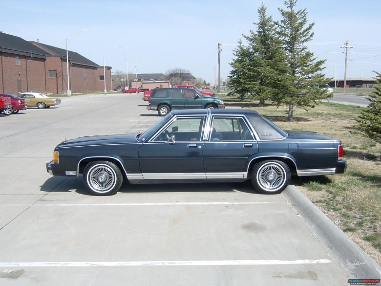Ford Ltd Crown Victoria 1990