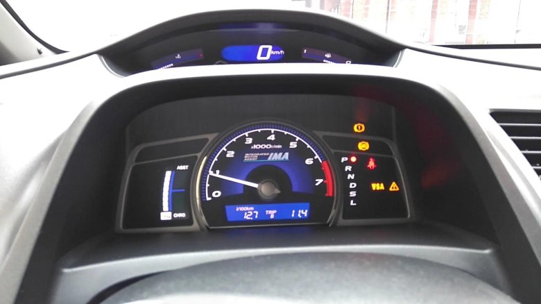 Honda Civic 2008 приборная панель