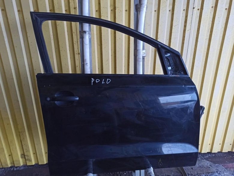 Двери передней правой volkswagen polo 5