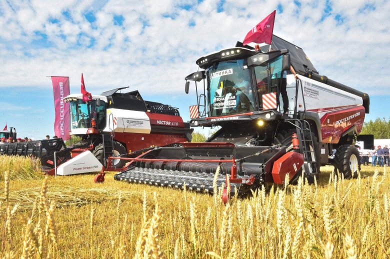 Зерноуборочный комбайн RSM 161