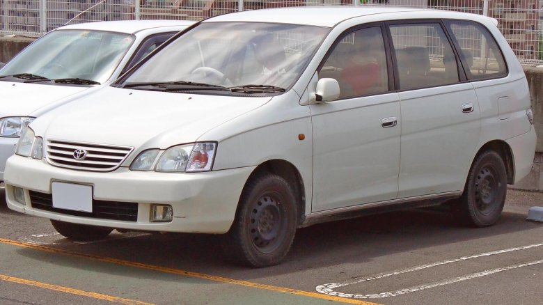 Toyota Gaia 1998