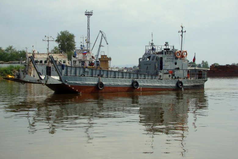 Самоходная баржа Славянка