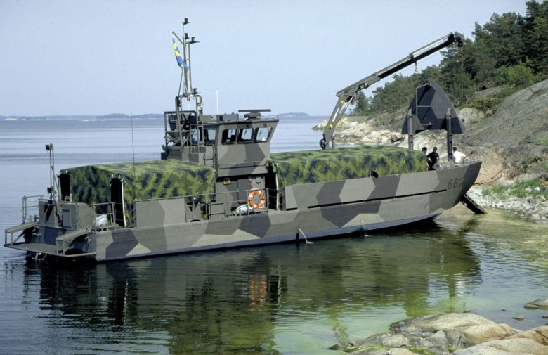 Финский скоростной десантный катер Watercat m12