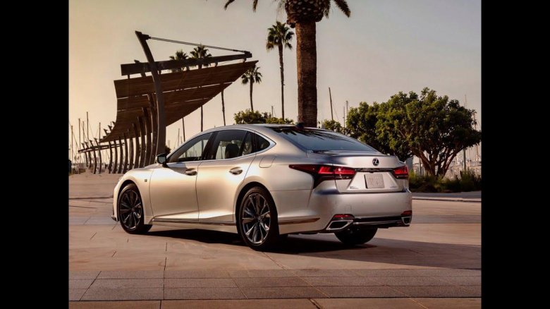 Lexus LS 2021