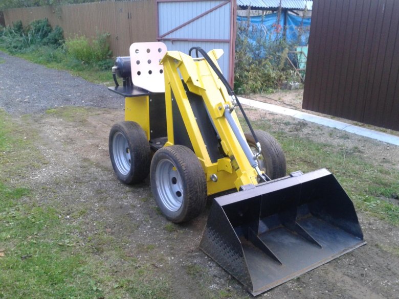 Минипогрузчик переломка 4х4