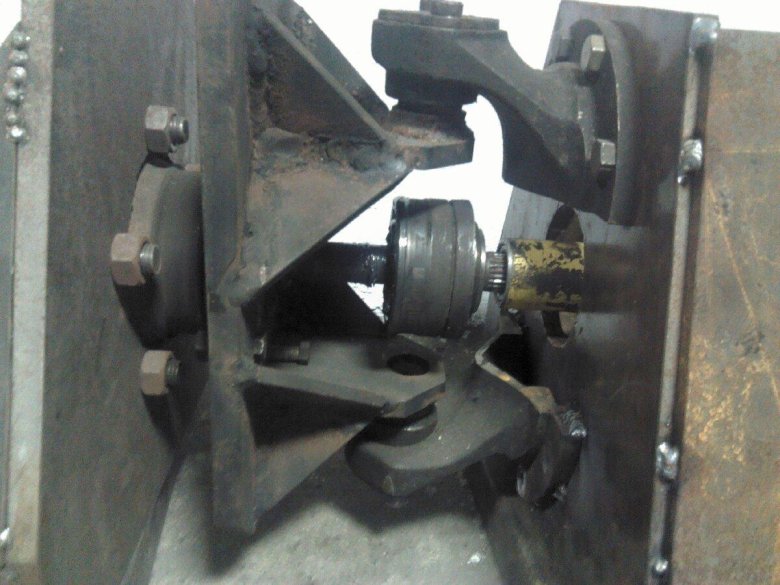 Минитрактор переломка 4х4 узел перелома