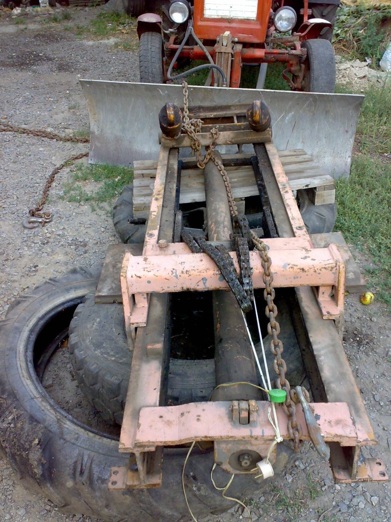 Самодельный вилочный погрузчик на т 25