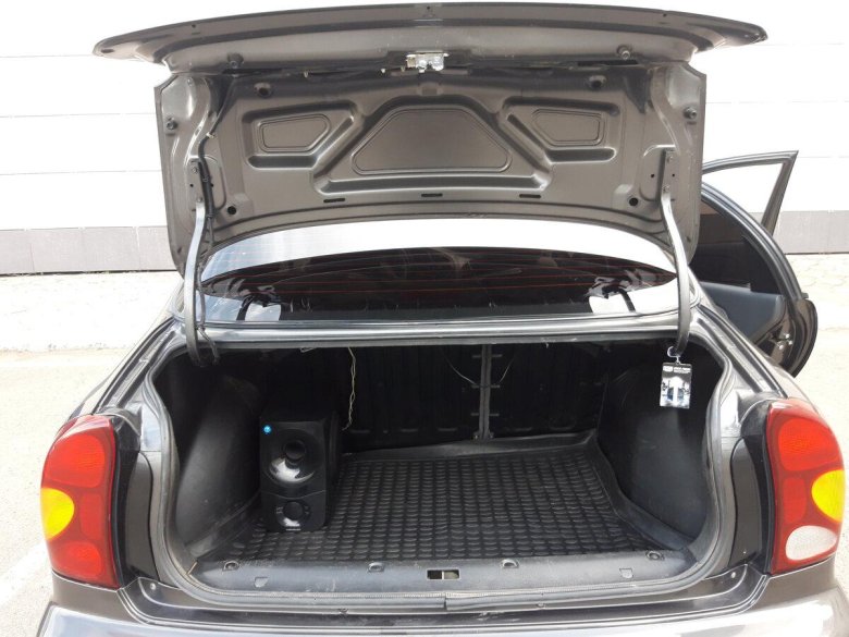 ЗАЗ шанс хэтчбек багажник