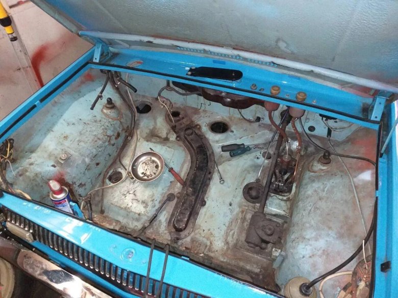 ЗАЗ 968 моторный отсек