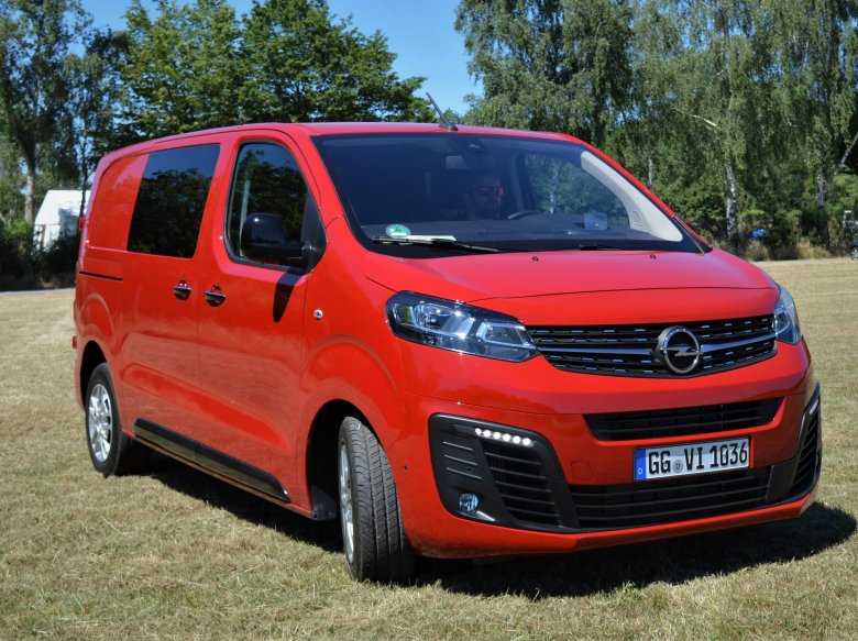 Опель Виваро 2021