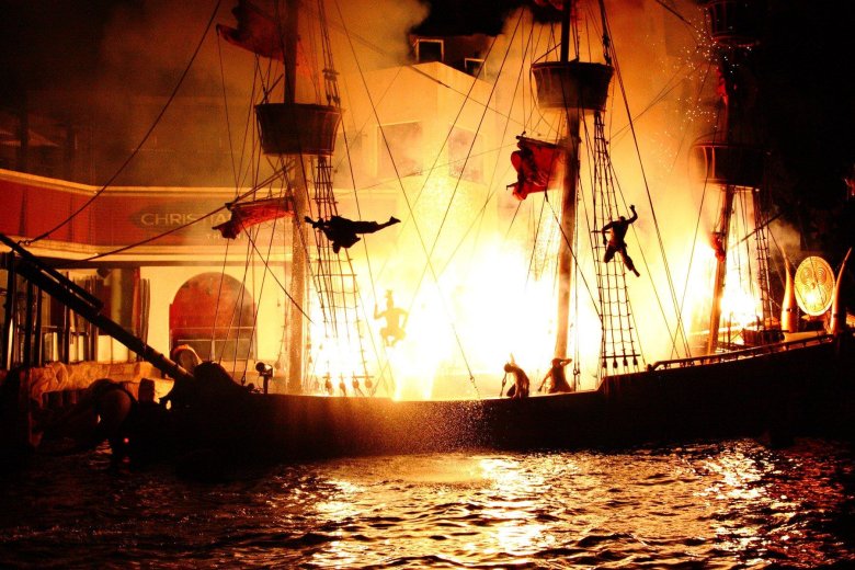 Пиратский корабль