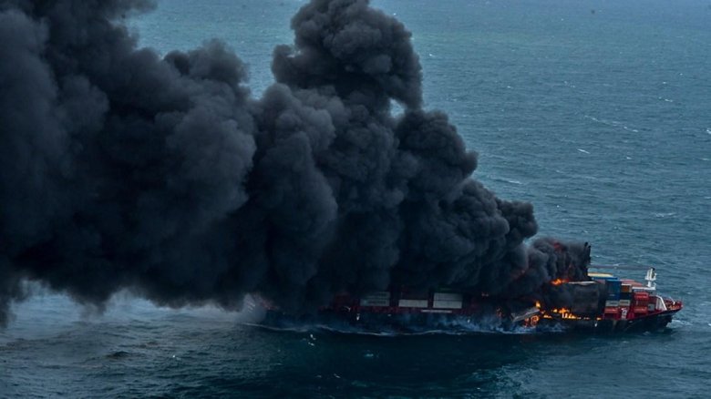 Пожар на судне Ангара в японском море