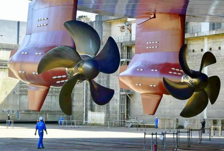 Гребной винт Британика