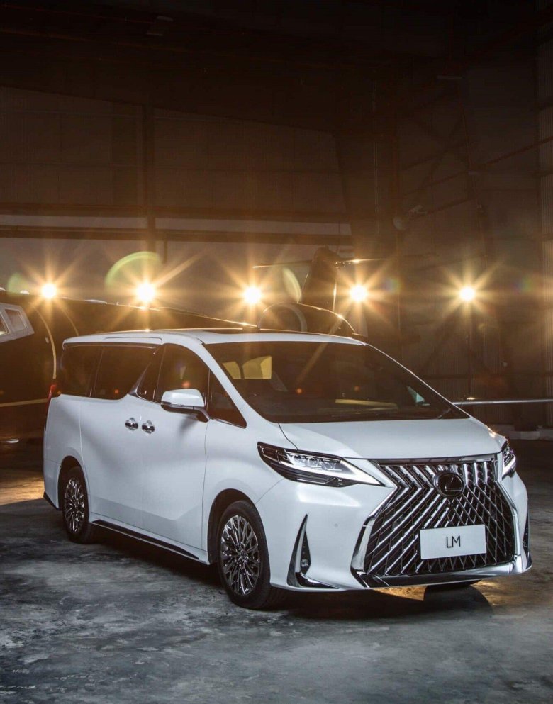Лексус lm350