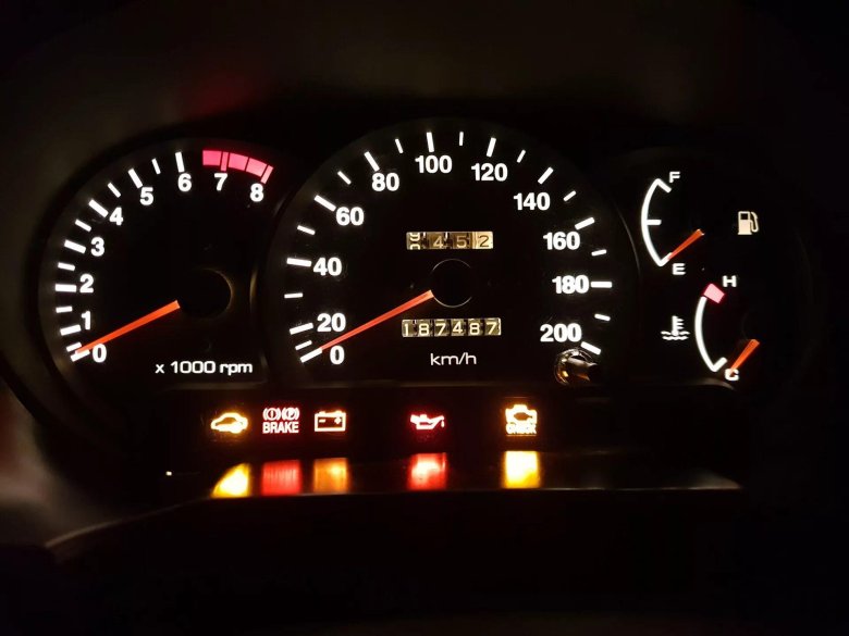 Не горит часть подсветки на панели Hyundai Accent что делать