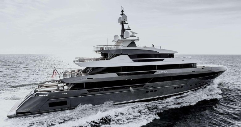 Яхта Attila