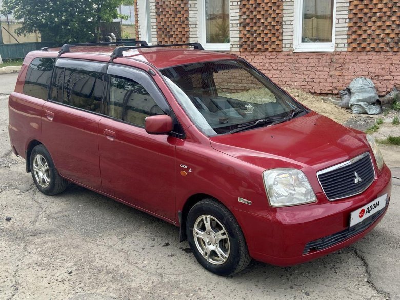 Мицубиси Дион 2000